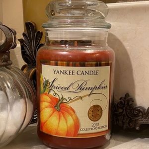 YC Spiced Pumpkin Collector’s Edition 2010 🎃
